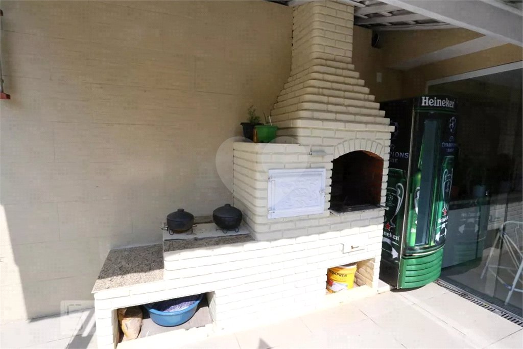 Sobrado à venda com 6 quartos, sendo 5 suítes, em Vila Paranaguá, São Paulo, SP