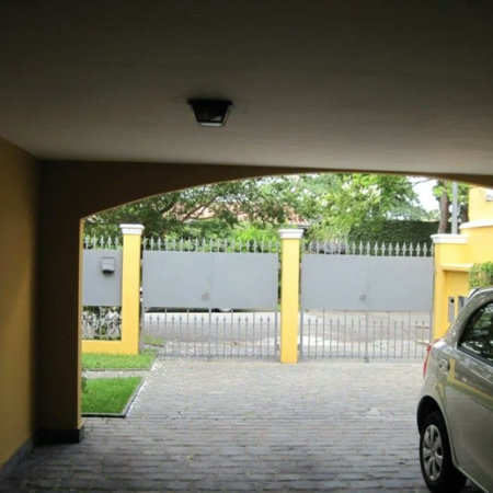 Casa à venda com 4 quartos, sendo 2 suítes, em Jardim Leonor, São Paulo, SP