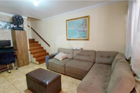 Casa à venda com 2 suítes no condomínio Residencial Sabará, São Paulo - SP
