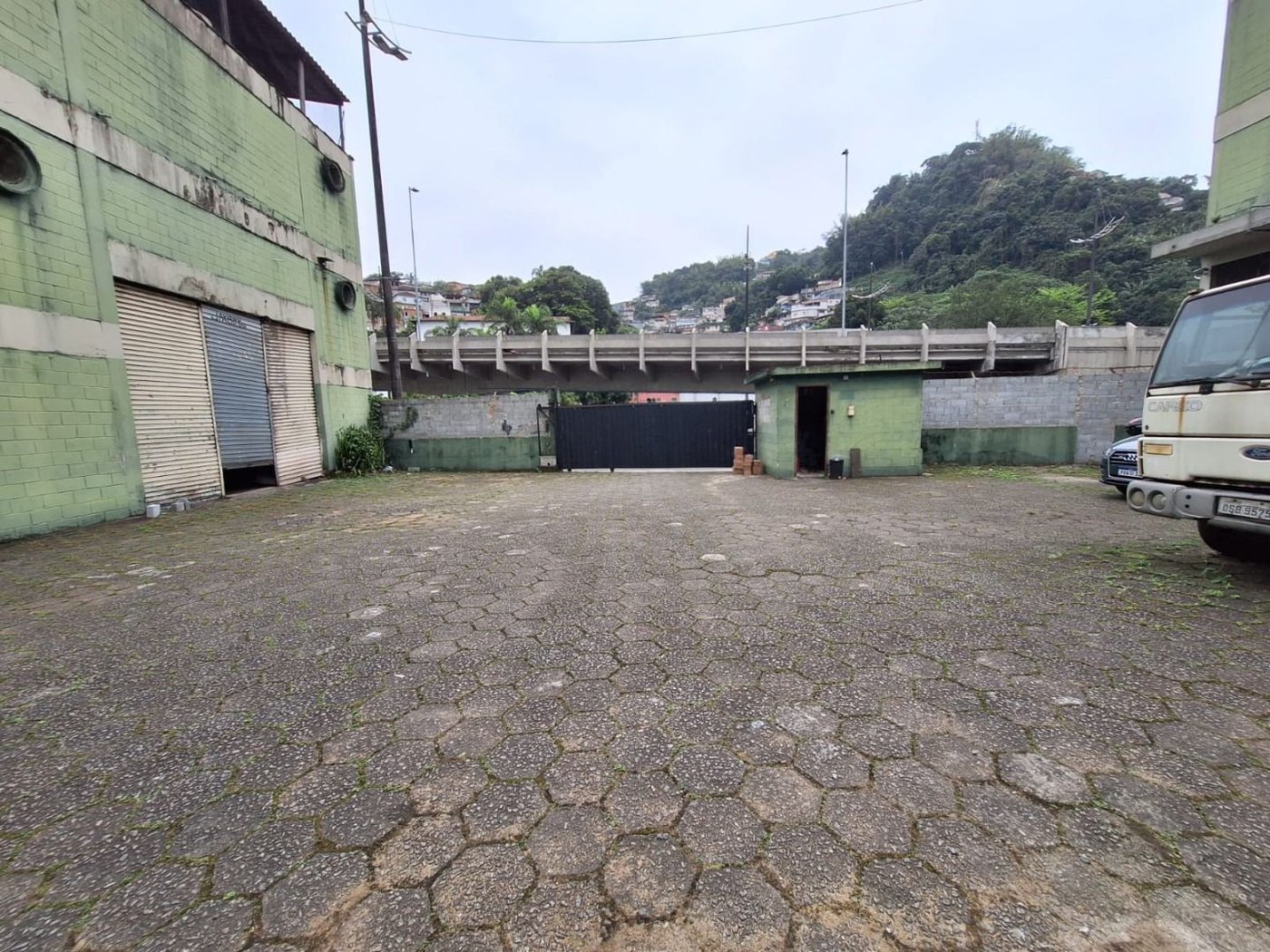 Galpão à venda, 3285 m² por R$ 5.500.000,00 - Valongo - Santos/SP