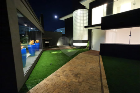 Casa à venda ou para alugar com 4 suítes em Parque dos Príncipes, São Paulo, SP