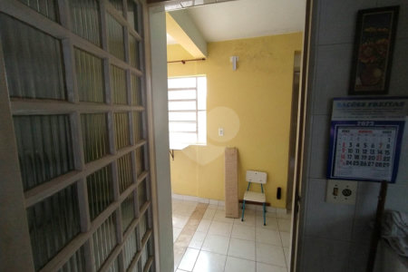 Casa à venda com 6 quartos, sendo 2 suítes, em Chora Menino, São Paulo, SP
