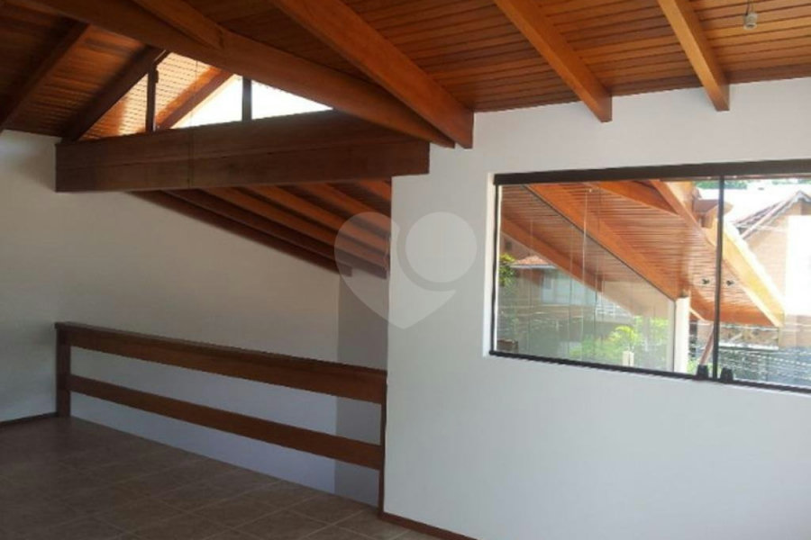 Sobrado à venda com 4 quartos, sendo 2 suítes, em Jardim Floresta, São Paulo, SP
