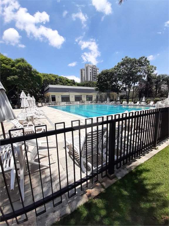 Apartamento à venda com 3 quartos, sendo 1 suíte, em Santo Amaro, São Paulo, SP