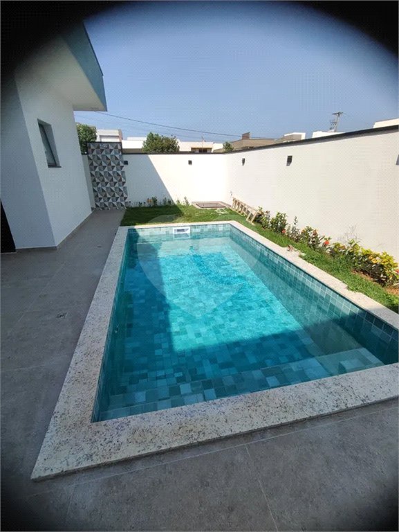 Casa à venda com 3 suítes no condomínio Terras do Vale, Caçapava - SP