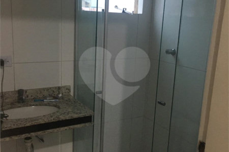 Sobrado à venda com 3 quartos, sendo 1 suíte, em Jardim Ana Rosa, São Paulo, SP