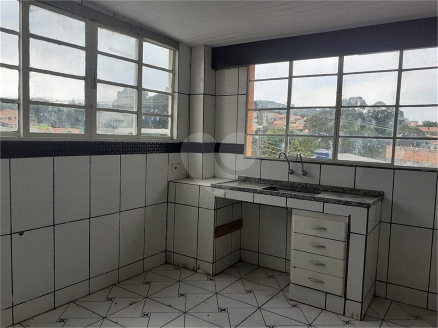 Sobrado à venda com 6 quartos, sendo 1 suíte,  em Jardim Las Vegas, Guarulhos, SP