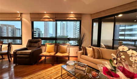 Apartamento à venda com 4 quartos, sendo 3 suítes,  em Vila Andrade, São Paulo, SP