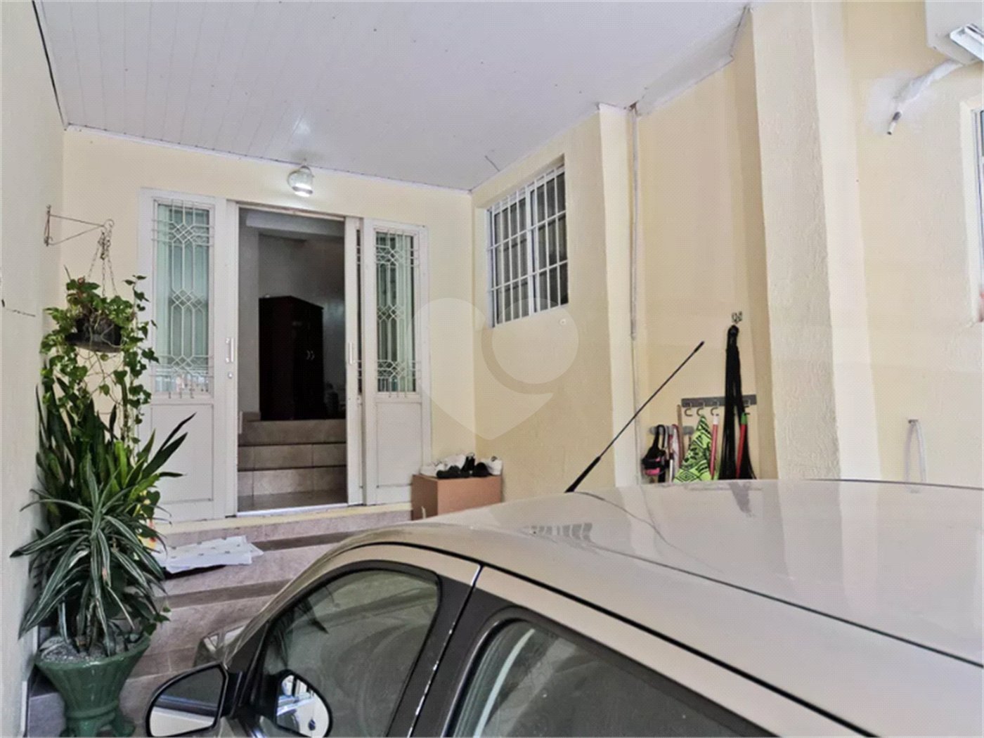 Salão à venda ou para alugar com 3 quartos, sendo 1 suíte, em Jardim Monjolo, São Paulo, SP