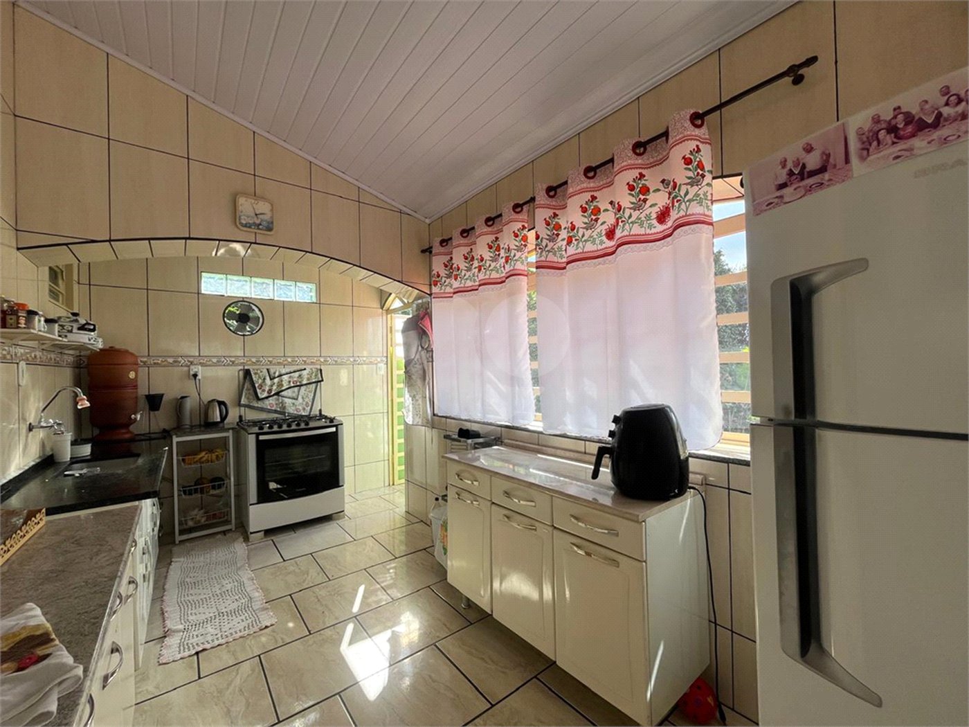 Casa à venda com 2 quartos, sendo 1 suíte, no Centro, Sarapuí, SP