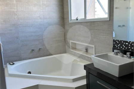 Apartamento à venda com 3 suítes em Vila Suzana, São Paulo, SP