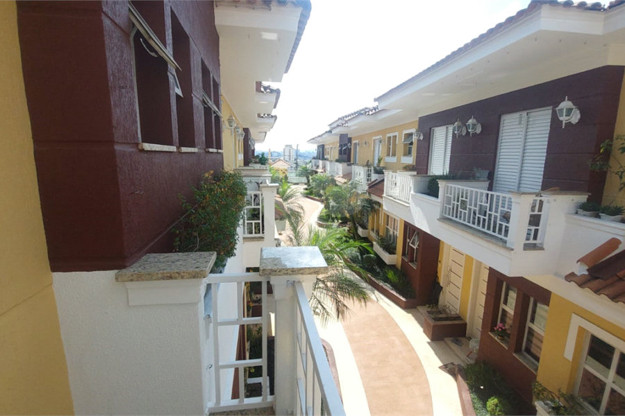Casa para alugar com 3 quartos, sendo 1 suíte, no condomínio Santanna, São Paulo - SP