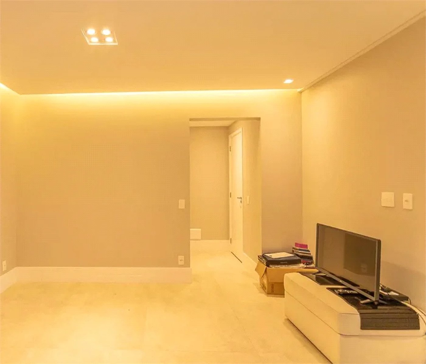 Apartamento à venda com 3 quartos, sendo 1 suíte, em Vila Anastácio, São Paulo, SP