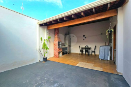 Casa à venda com 3 quartos em Jardim Roberto Selmi Dei, Araraquara, SP