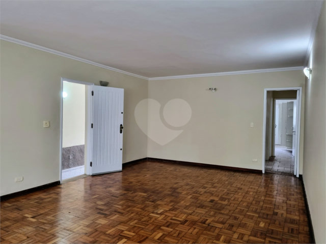Sobrado à venda com 3 quartos, sendo 1 suíte,  em Chácara Santo Antônio (zona Sul), São Paulo, SP