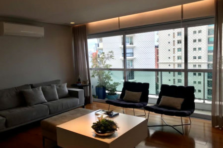 Apartamento à venda com 4 quartos, sendo 1 suíte, em Campo Belo, São Paulo, SP