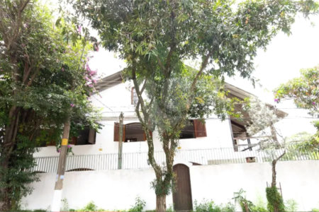 Casa à venda com 4 quartos, sendo 1 suíte, em Vila Tiradentes, São Paulo, SP