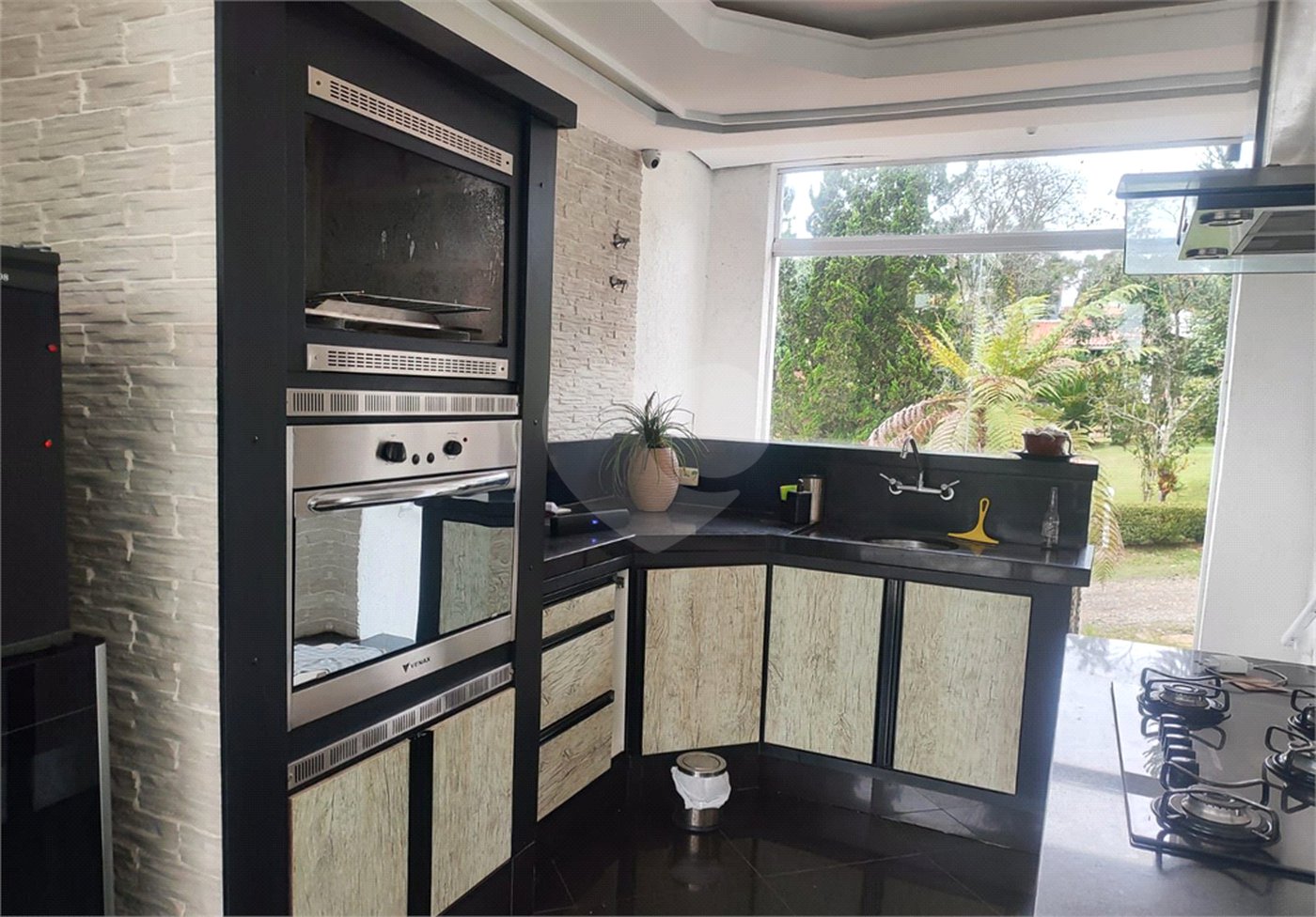 Casa à venda com 3 quartos, sendo 1 suíte, no condomínio Clube Florada Suzano, Suzano - SP