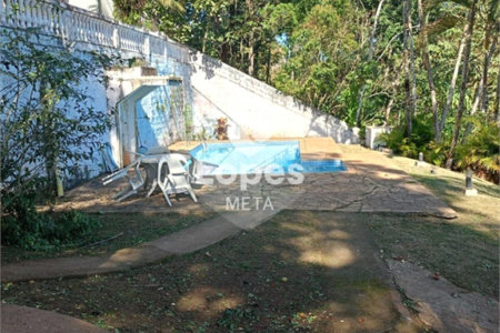 Chácara à venda com 5 quartos, sendo 3 suítes, em Loteamento Residencial Vista Linda, São José dos Campos, SP
