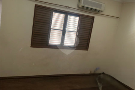 Casa à venda com 4 quartos, sendo 1 suíte, em Vila Santana, Sorocaba, SP