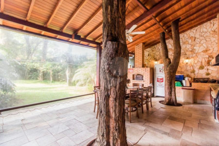Casa à venda com 5 quartos, sendo 3 suítes, em Alto da Boa Vista, São Paulo, SP