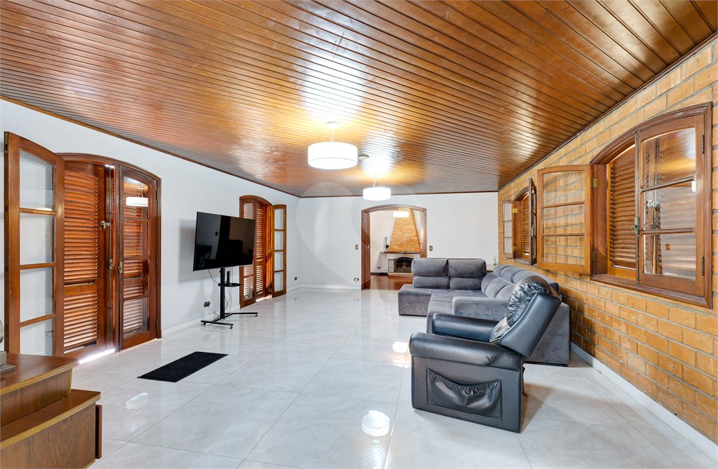 Casa Térrea à venda com 5 quartos, sendo 2 suítes, em Alto da Boa Vista, São Paulo, SP