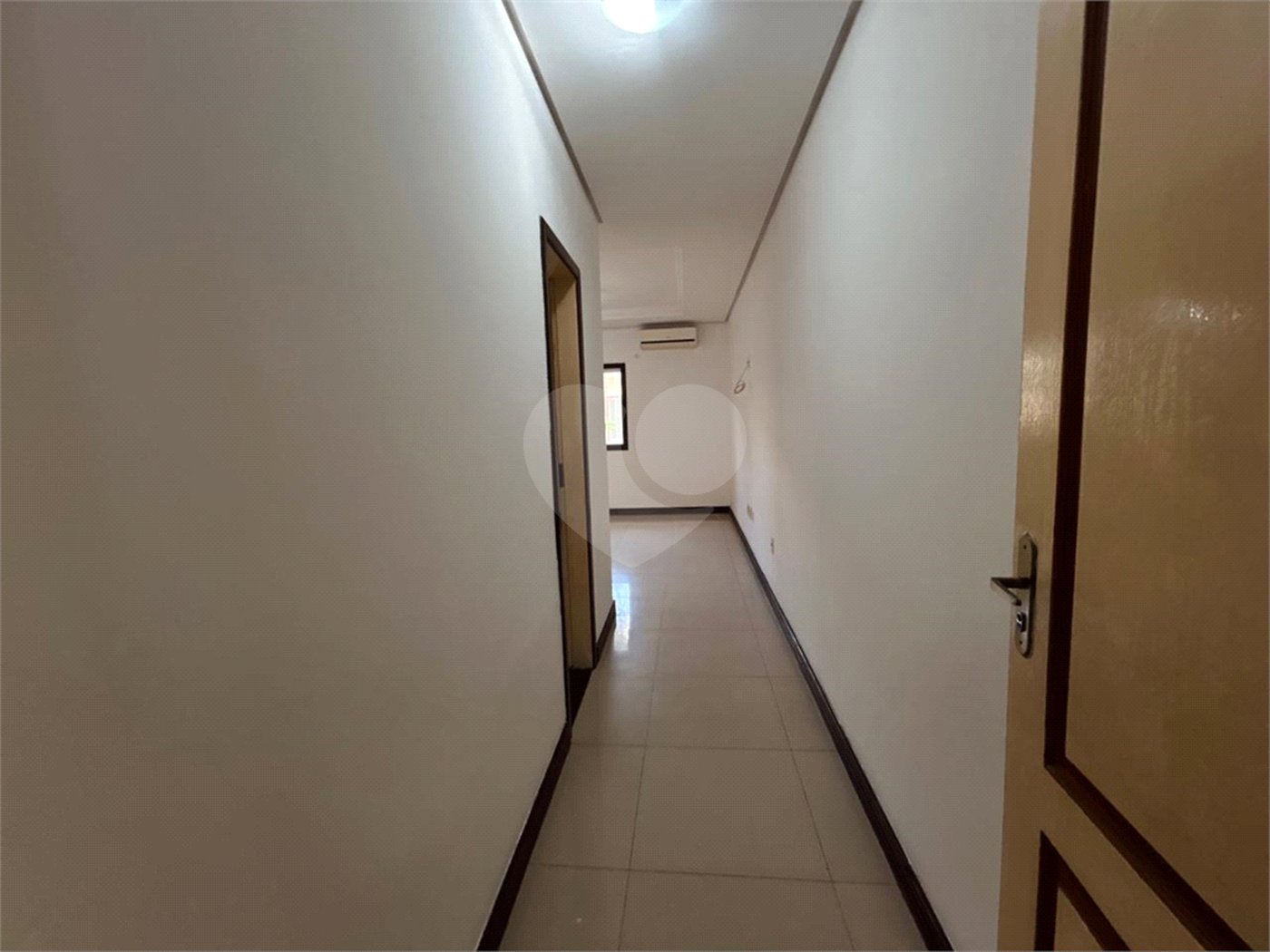 Casa à venda com 1 quarto, sendo 3 suítes,  em Outerio da Glória, Porto Seguro, BA