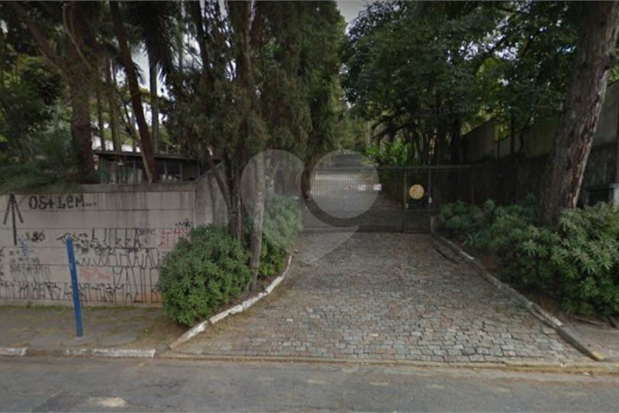 Casa à venda com 4 quartos, sendo 2 suítes, em Horto, São Paulo, SP