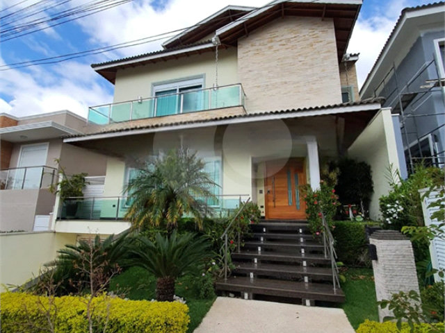Casa à venda com 4 suítes no condomínio Mirante do Horto, São Paulo - SP