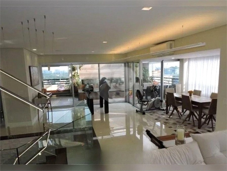 Cobertura para alugar com 4 quartos, sendo 3 suítes,  em Vila Morse, São Paulo, SP