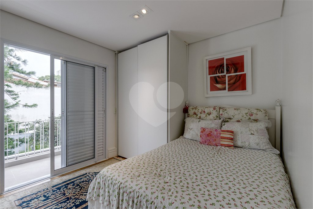 Casa de Vila à venda com 3 quartos, sendo 2 suítes, em Brooklin Velho, São Paulo, SP