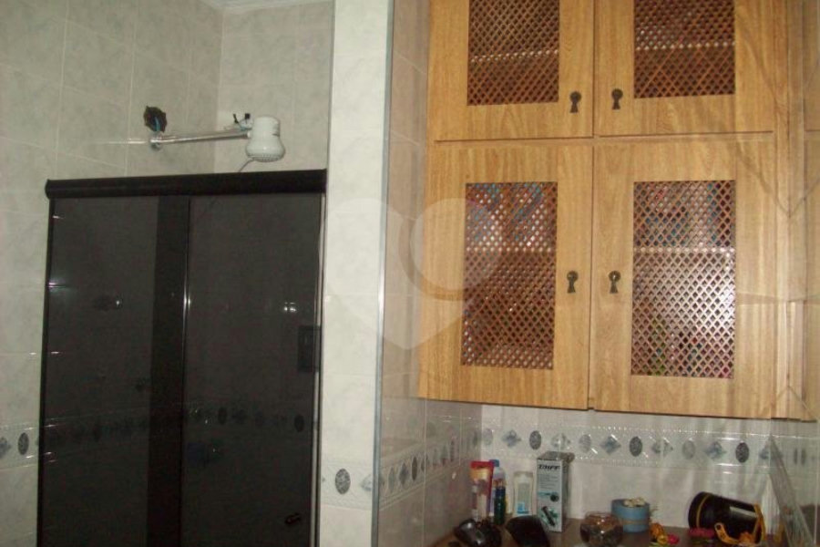 Casa Térrea à venda com 3 quartos, sendo 1 suíte, em Vila Constança, São Paulo, SP