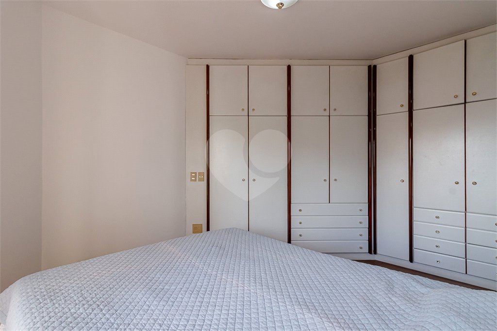 Apartamento à venda com 3 suítes em Aclimação, São Paulo, SP