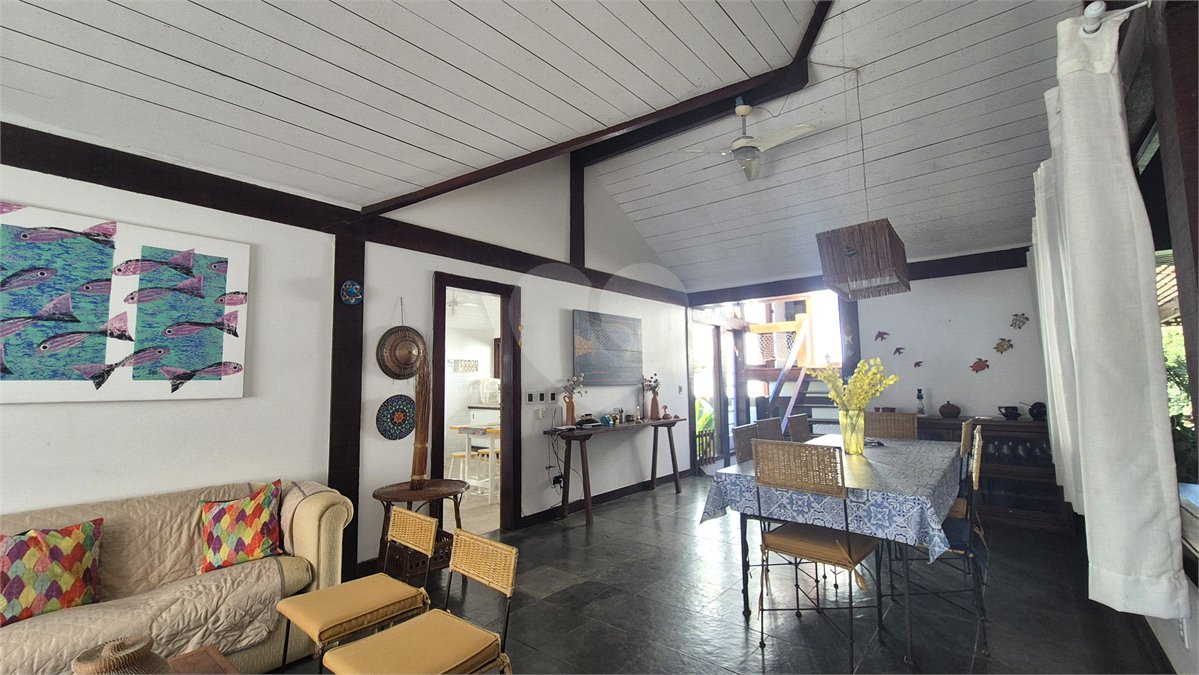 Casa em condomínio à venda com 4 quartos, sendo 3 suítes,  em Geribá, Armação dos Búzios, RJ
