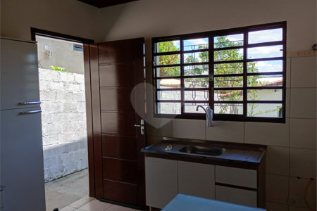 Casa Térrea à venda com 3 quartos em Guaxinduva, Atibaia, SP