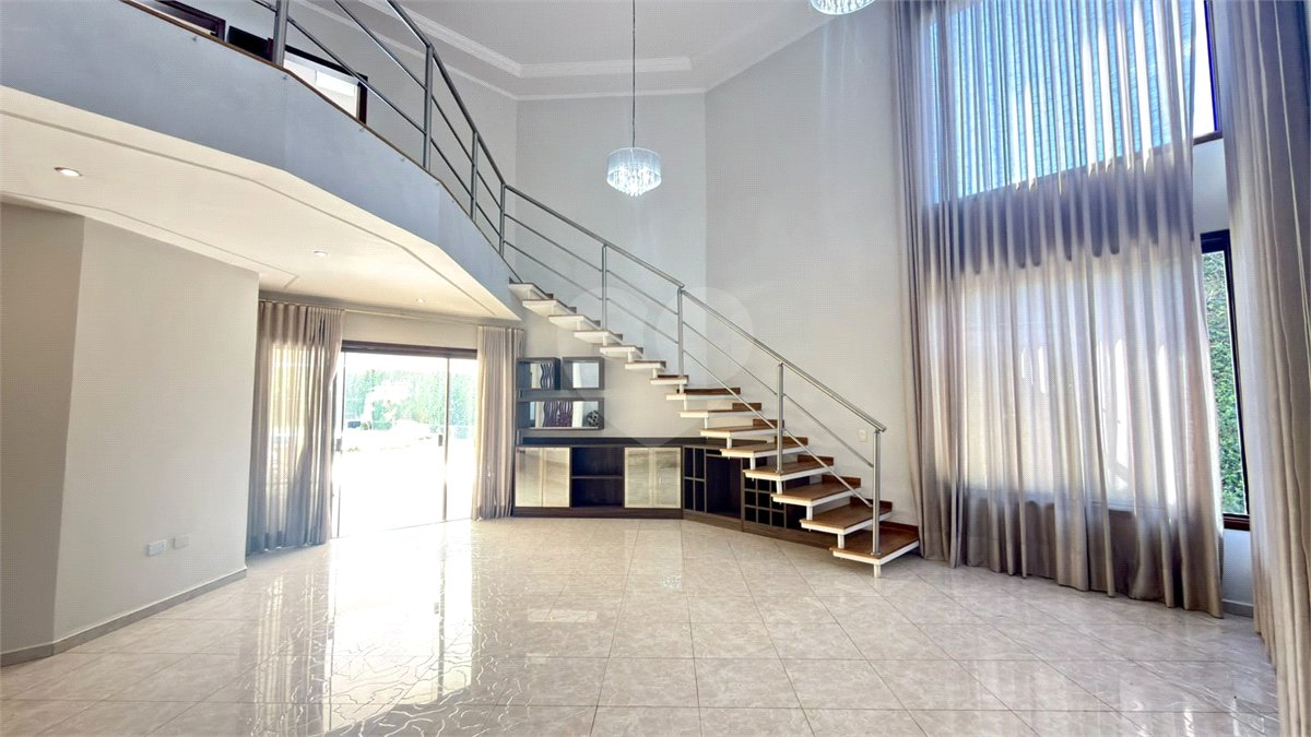 Casa à venda com 4 suítes no condomínio Parque Village Castelo, Itu - SP