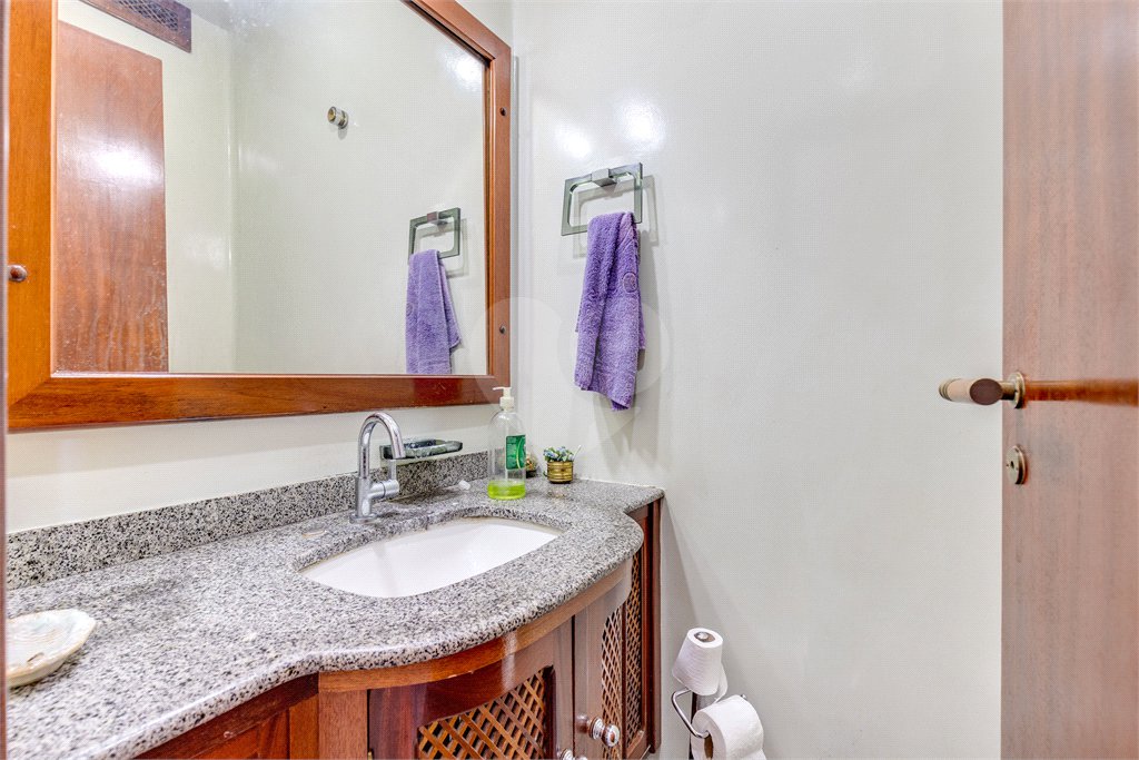 Casa à venda com 4 suítes no condomínio Granja do Morumbi, São Paulo - SP
