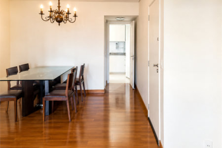 Apartamento à venda com 3 quartos, sendo 1 suíte, em Jardim das Acácias, São Paulo, SP