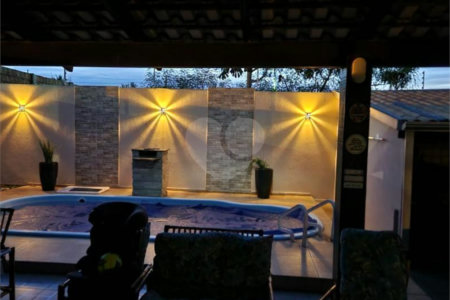 Sobrado à venda com 4 quartos, sendo 1 suíte, em Morada do Ouro, Cuiabá, MT