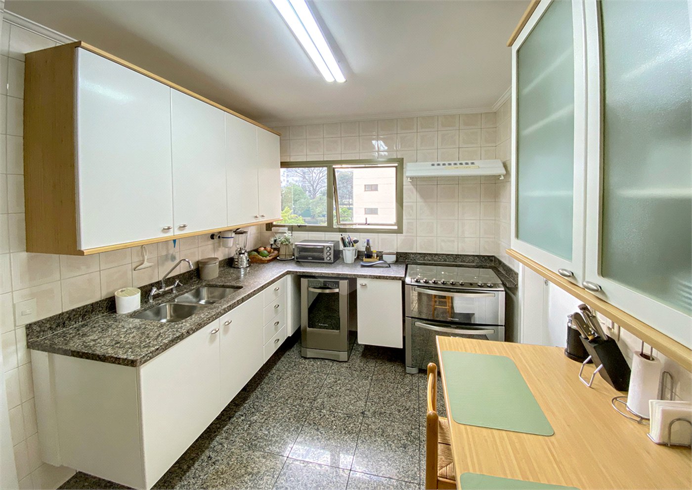 Apartamento à venda com 3 suítes em Vila Suzana, São Paulo, SP