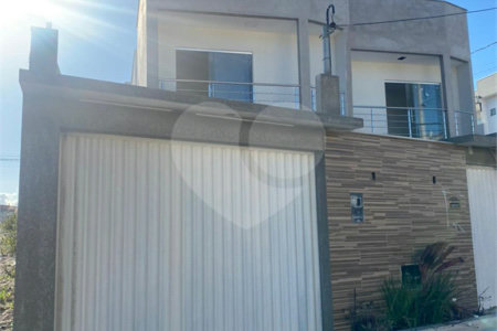 Casa à venda com 3 quartos, sendo 2 suítes, em Taperapuan, Porto Seguro, BA