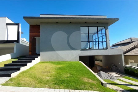 Casa à venda com 4 suítes no condomínio Figueira Garden, Atibaia - SP