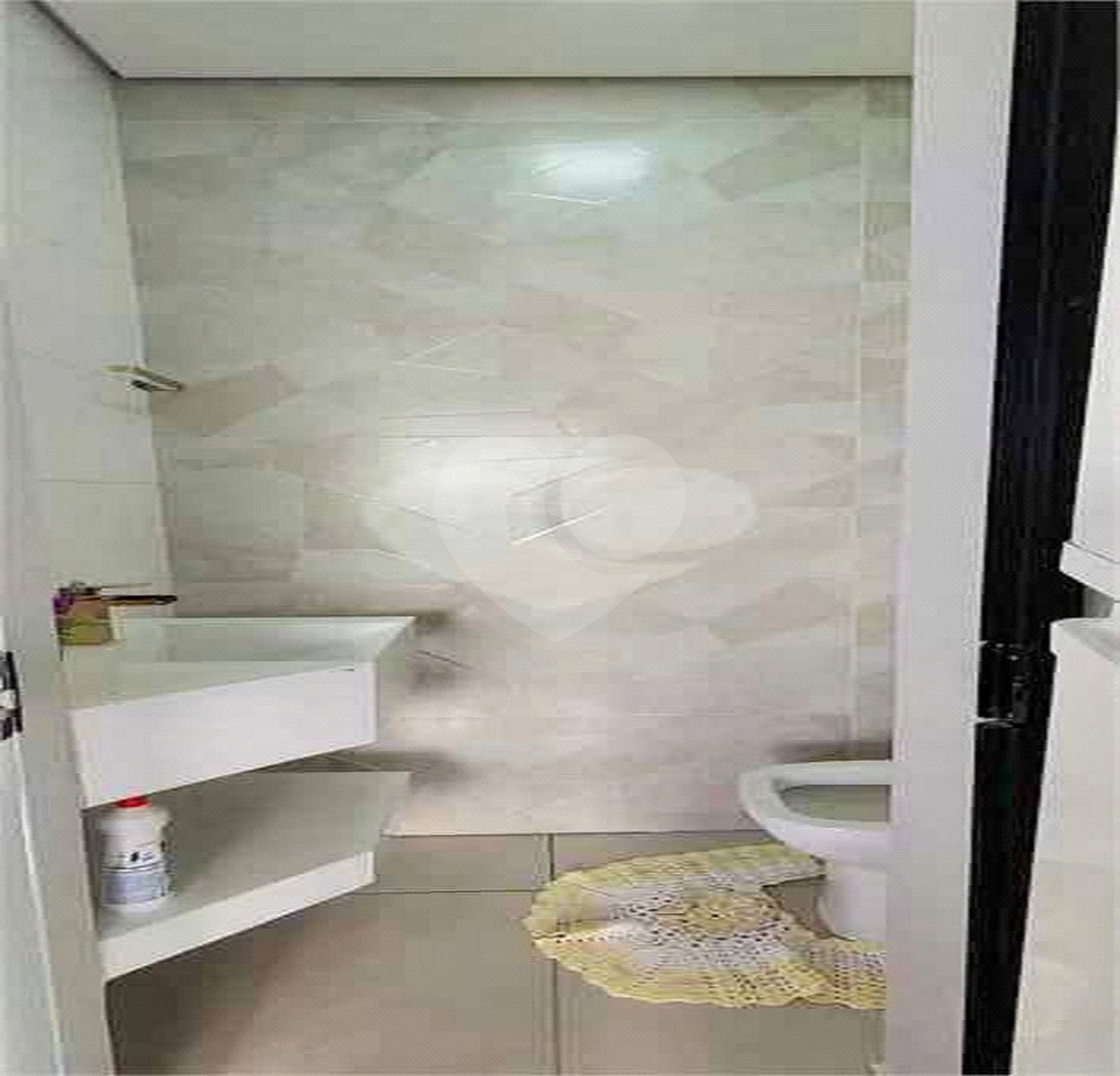 Casa à venda com 4 quartos, sendo 2 suítes, no condomínio Horto Florestal Villagio, Sorocaba - SP