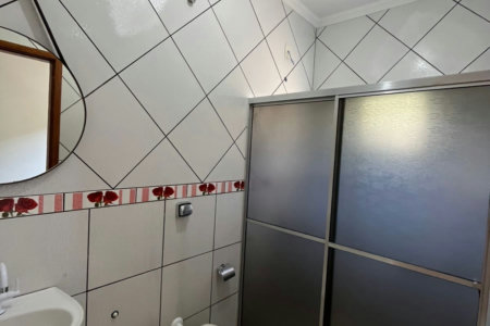 Casa à venda com 4 quartos, sendo 1 suíte,  em Jardim Maristela, Três Lagoas, MS