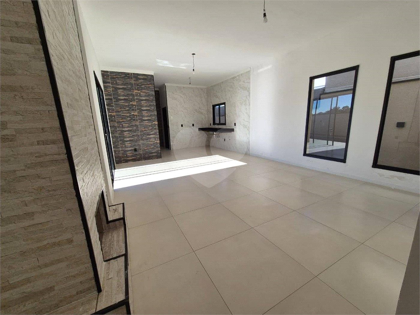 Casa à venda com 3 quartos, sendo 1 suíte, em Jardim Paraíso da Usina, Atibaia, SP
