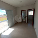 Casa à venda com 3 quartos, sendo 1 suíte, no condomínio Residencial Golden Ville, Itapetininga - SP