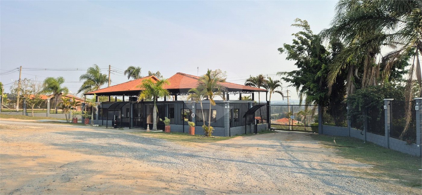 Terreno à venda em Condomínio Residencial Pinheiros do Lago, Alambari, SP
