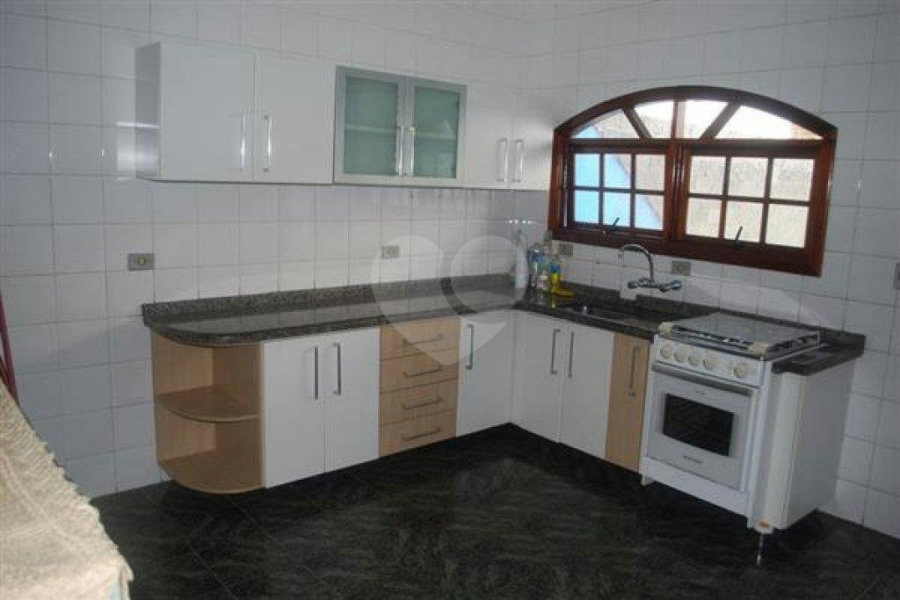 Sobrado à venda com 3 suítes em Jardim Vila Galvão, Guarulhos, SP