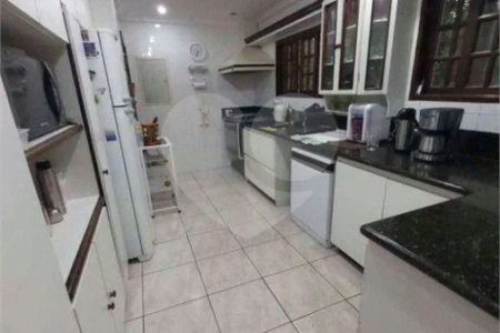 Casa à venda no Condomínio Vista Alegre Sede em Vinhedo/SP