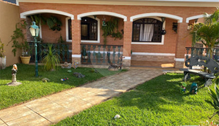 Casa à venda com 3 quartos, sendo 1 suíte,  no Centro, Bom Jesus dos Perdões, SP